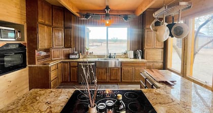 Stunning serene desert cabin — 15 min from Joshua Tree!