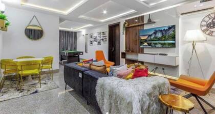 A condo 3 bedroom luxurious apartments