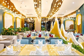Lunch, dinner and brunch served  - Glenda Tower Moc Chau Hotel (Moc Chau)