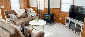 Cozy Home-Close to Lake & Centrally Located!