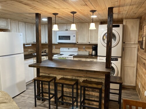 Peaceful cabin in the center of riding country! 