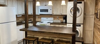 Peaceful cabin in the center of riding country! 