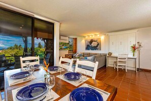 Townhome, 2 Bedrooms | Dining