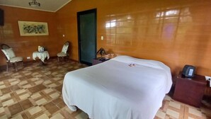1 bedroom, bed sheets