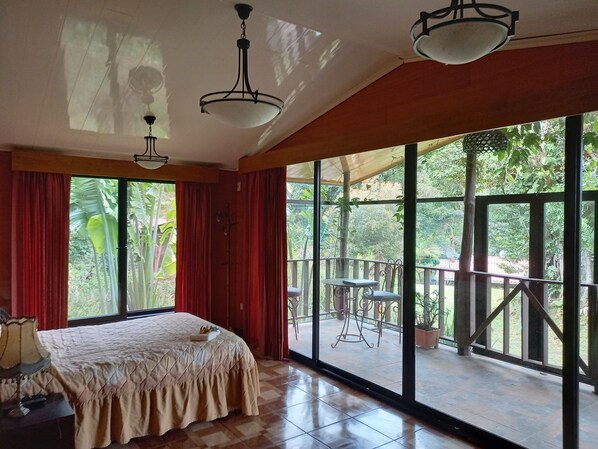 1 bedroom, bed sheets