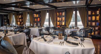 Paradise Sails Cruise Ha Long