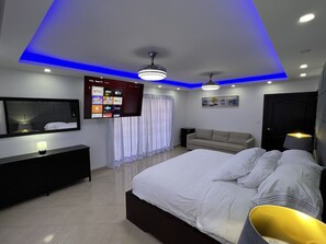 5 habitaciones, tabla de planchar con plancha, wifi y ropa de cama 