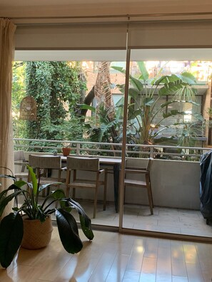 Interior - Lovely 1 bedroom apartment - 10 min from the beach and train station (Bondi)