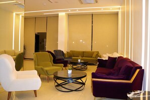 Lobby sitting area - AQABA COAST HOTEL (Aqaba)