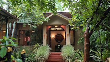 Quầy tiếp tân