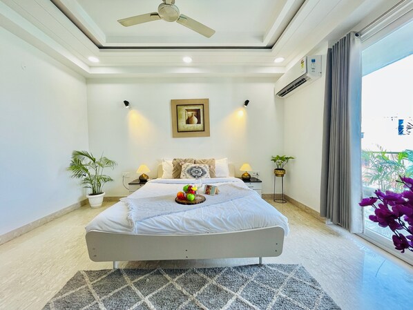 Apartment, 3 Bedrooms | 3 bedrooms, desk, iron/ironing board, free WiFi