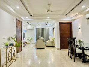 Apartamento, 3 habitaciones | Zona de estar