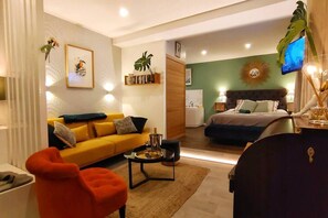 1 bedroom, iron/ironing board, WiFi, bed sheets - Your Stopover - Jungle Sauna & Spa (Niort)