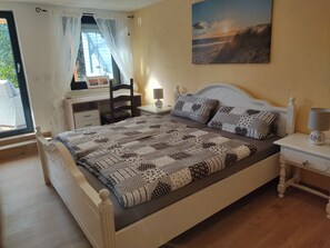 3 soverom, skrivebord, wi-fi (inkludert) og sengetøy