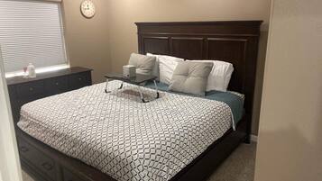 4 bedrooms, desk, iron/ironing board, free WiFi