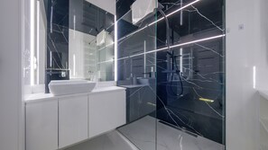 Departamento (27) | Baño | Regadera, secadora de cabello, toallas 