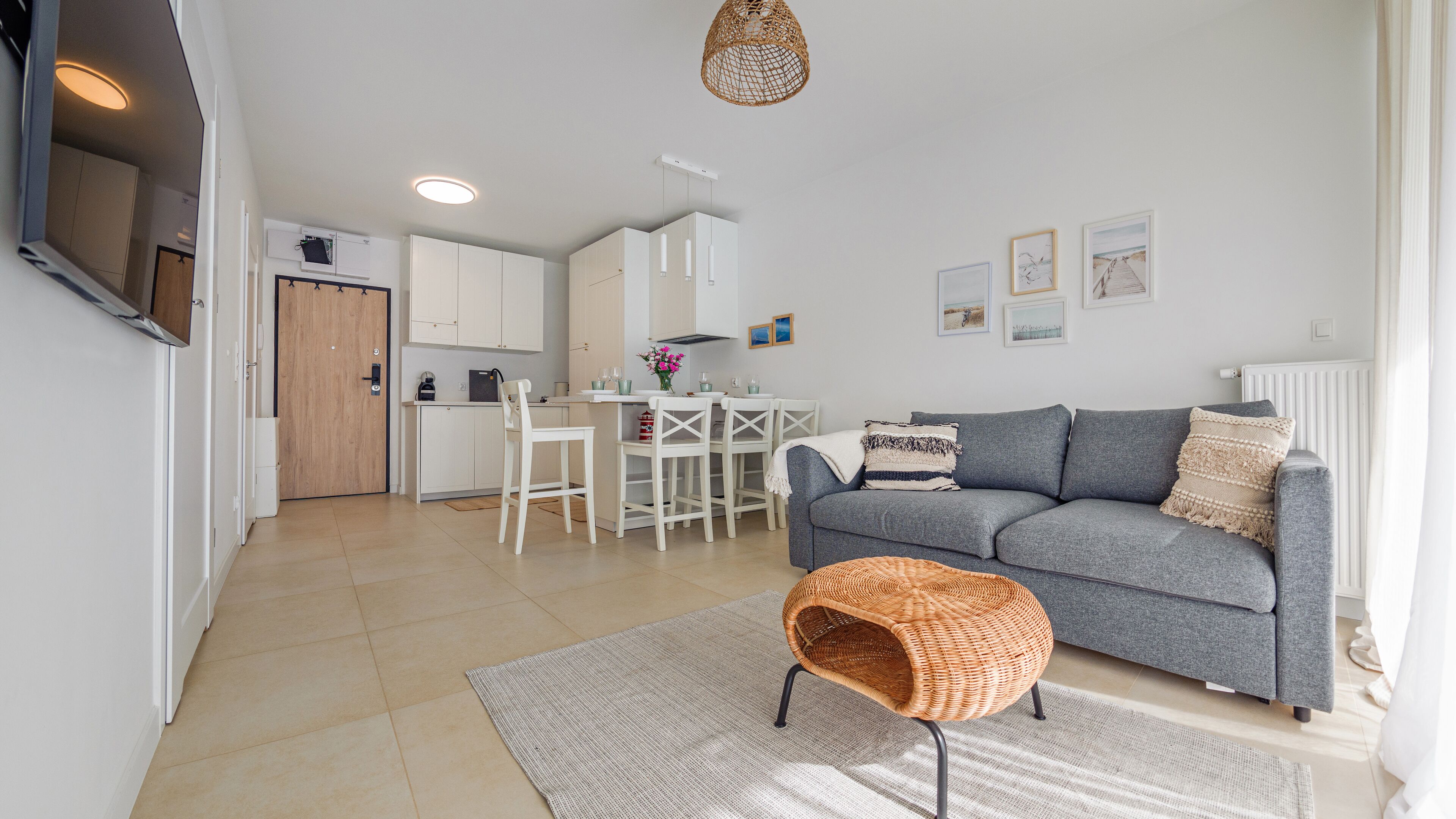 Apartment (10) | Wohnbereich | Plasmafernseher