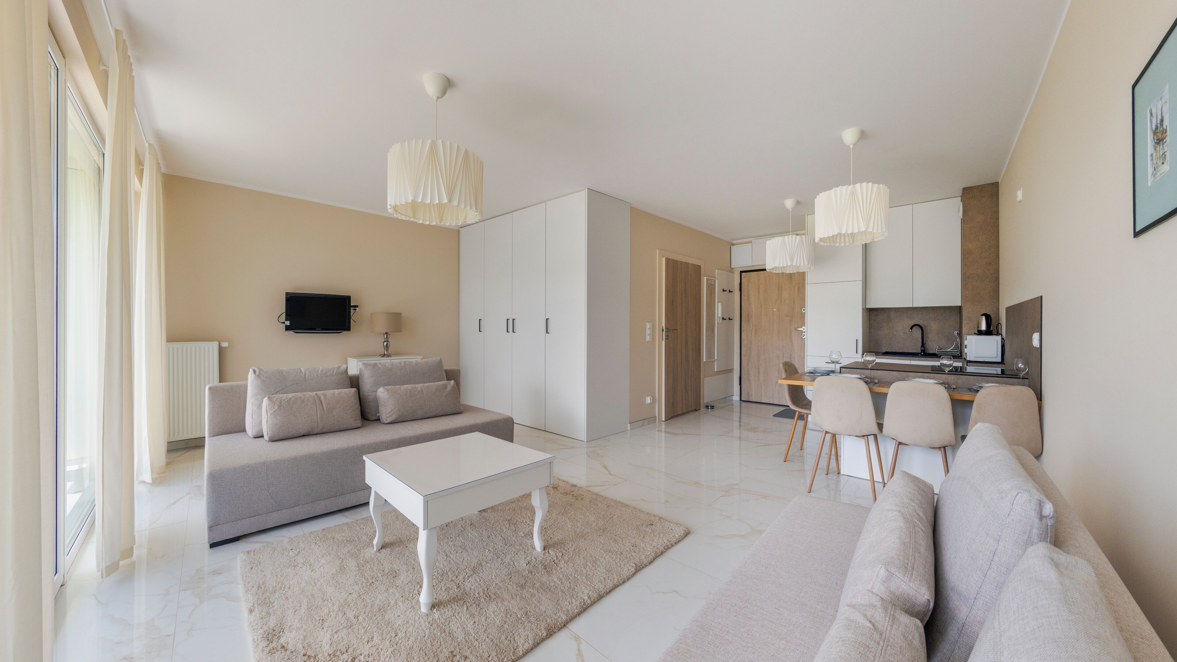 Studio Suite, Balcony | Living area | Plasma TV