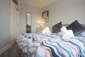 3 habitaciones y ropa de cama