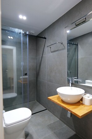 Triple Room, Ground Floor | Bathroom