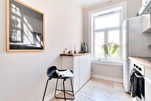 Fridge, microwave, oven, stovetop - Lovely central appartement with to large bedrooms (Oslo)