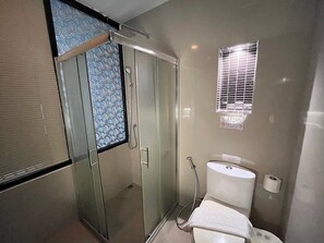 Deluxe Pool View Room | Badezimmer