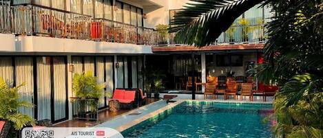 Vista frontal de la propiedad