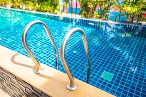 Outdoor pool - Z&Z House (Rawai)