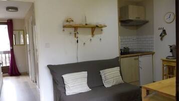 Télévision, lecteur de DVD, médiathèque