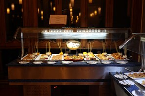 包含每日自助早餐