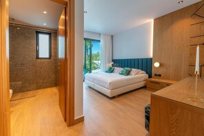 6 bedrooms, iron/ironing board, travel crib, WiFi