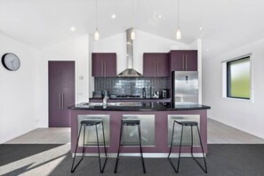 Køleskab, mikrobølgeovn, ovn, opvaskemaskine