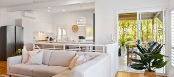 3 bedroom beach home just minutes walk to the beach