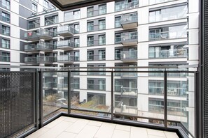 Balcony - Warsaw Night Apartments MennicaResidence (Warsaw)