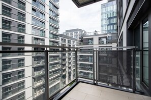 Business Studio | Balcony