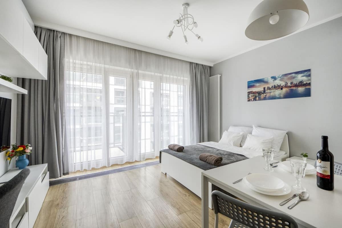 1 bedroom, in-room safe, blackout curtains, soundproofing