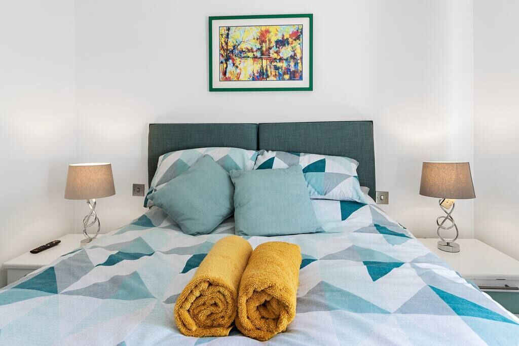 3 bedrooms, desk, iron/ironing board, WiFi
