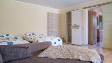 1 bedroom, free WiFi, bed sheets