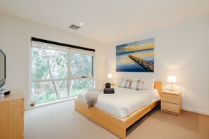 3 chambres, fer et planche à repasser, Wi-Fi, draps fournis