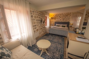 Deluxe Room, 1 King Bed with Sofa bed | Individually decorated, individually furnished, desk, blackout drapes