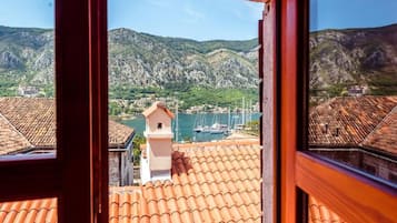 Room, Bay View