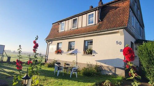 Cozy apartment on the 1st floor, near Edersee, good infrastructure, pet-friendly.