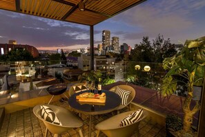 Tempat makan outdoor