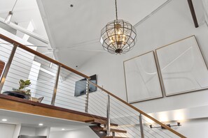 Interior - Woolstore Elegance ~ 2Bed/2Bath/1Car ~ Teneriffe (Teneriffe)