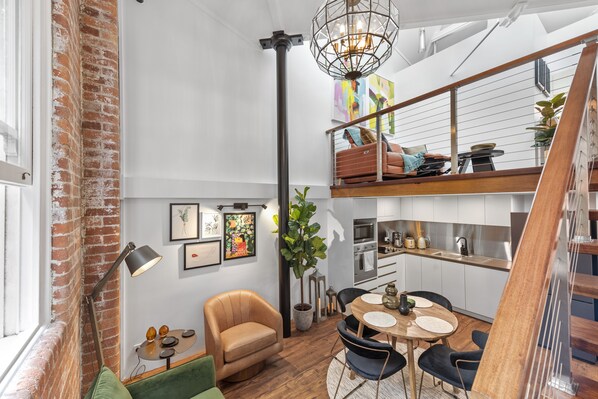 Dining - Woolstore Elegance ~ 2Bed/2Bath/1Car ~ Teneriffe (Teneriffe)