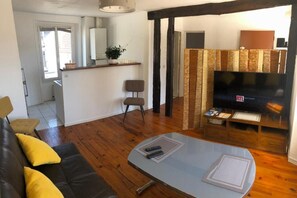 Comfort-Ferienhaus, Stadtblick | Wohnbereich