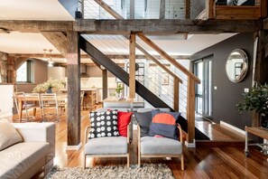 Smart TV, fireplace - WOODLANDS RETREAT - stylish and unique, per friendly! (Ocean Grove)