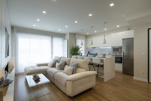 Cozy apartment with pool and parking