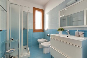 Apartment | Badezimmer | Dusche, Bidet
