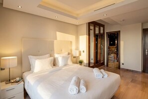 2 soverom, skrivebord, strykejern/-brett og wi-fi (inkludert)